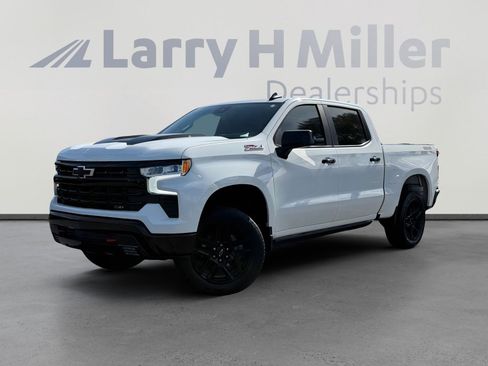 Used 2022 Chevrolet Silverado 1500 LT Trail Boss AWD/4WD image 2