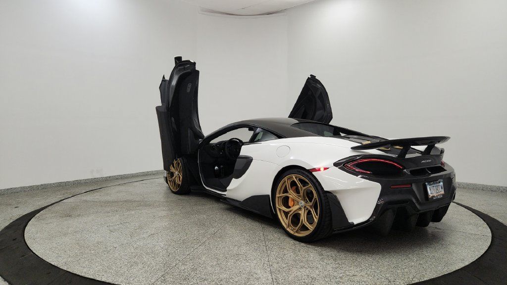 Used 2019 McLaren 600LT RWD image 10