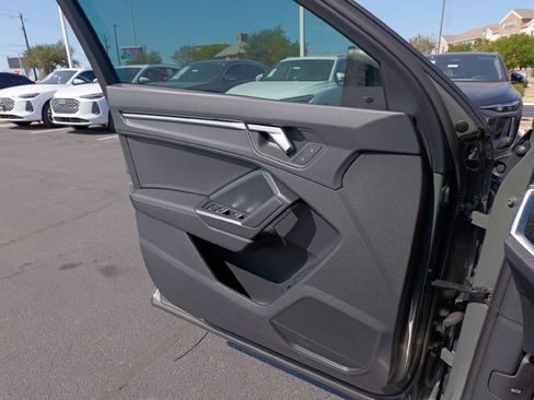 New 2025 Audi Q3 2.0T Premium image 23