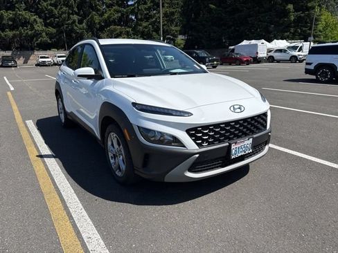 Used 2022 Hyundai Kona SEL w/ Cargo Package AWD/4WD image 2