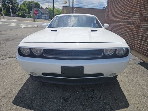 Used 2014 Dodge Challenger SXT Plus RWD image 4