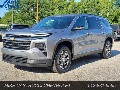Used 2026 Chevrolet Traverse LT AWD/4WD image 1