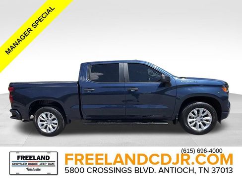 Used 2022 Chevrolet Silverado 1500 Custom RWD image 2