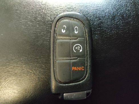 Used 2020 Jeep Cherokee Latitude Lux w/ Quick Order Package 26H Lux image 32