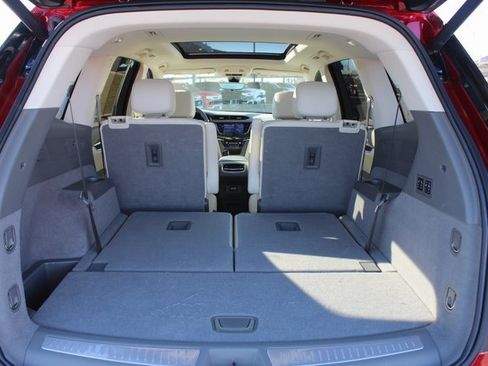 Used 2023 Cadillac XT6 Premium Luxury w/ Technology Package image 4