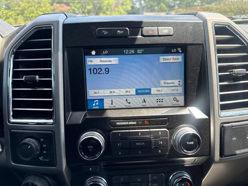 Used 2016 Ford F150 Lariat w/ Equipment Group 502A Luxury AWD/4WD image 13