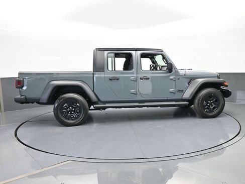 New 2026 Jeep Gladiator Sport image 7