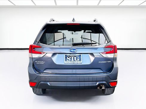 Used 2023 Subaru Forester Premium AWD/4WD image 5