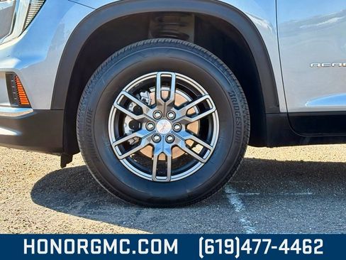 Used 2025 GMC Acadia Elevation image 9