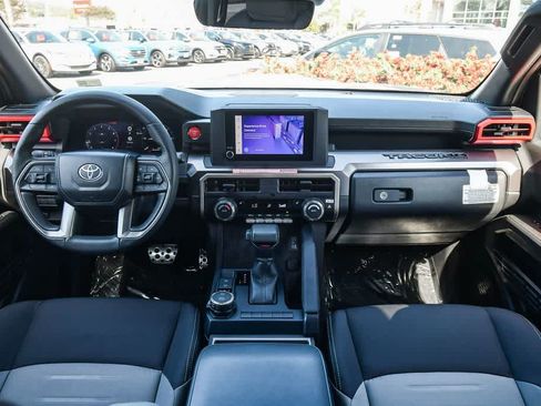 Used 2025 Toyota Tacoma TRD Sport AWD/4WD image 14
