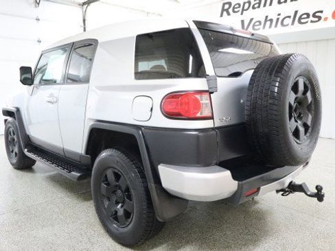 Used 2007 Toyota FJ Cruiser 4WD image 3