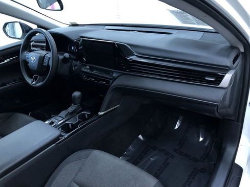 Used 2025 Toyota Camry LE image 24