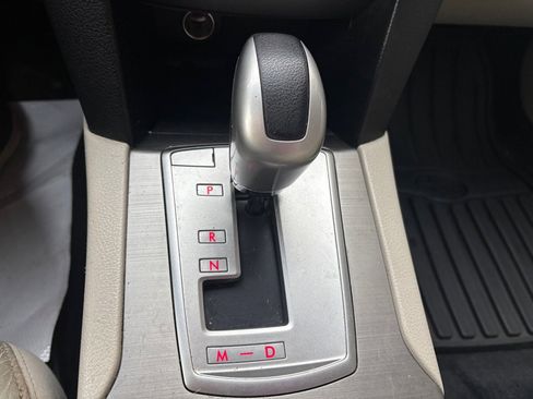 Used 2010 Subaru Outback 2.5i Premium image 12