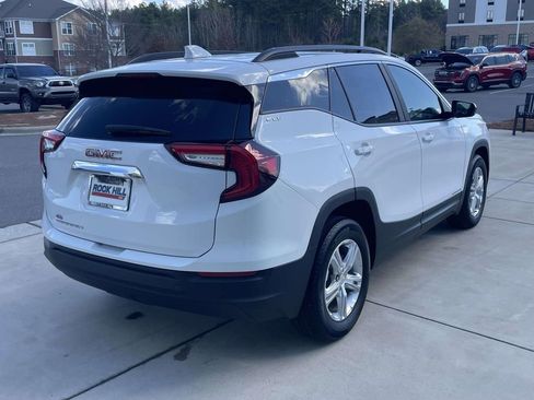 Used 2022 GMC Terrain SLE w/ Driver Convenience Package image 6