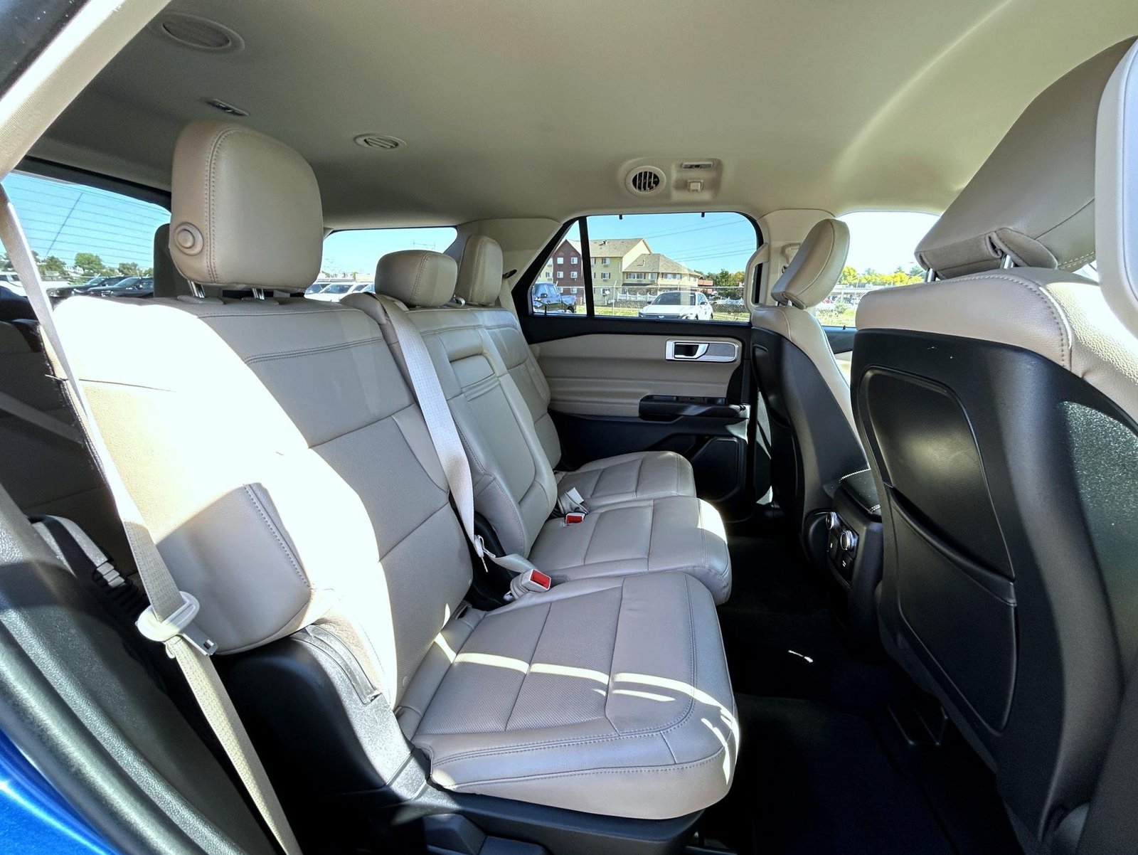 Used 2020 Ford Explorer Limited w/ Class III Trailer Tow Package AWD/4WD image 19