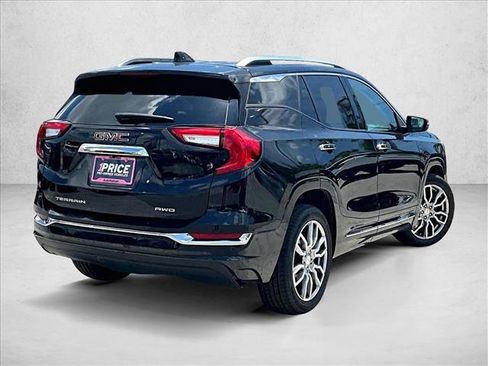 Used 2022 GMC Terrain Denali w/ Denali Premium Package AWD/4WD image 2
