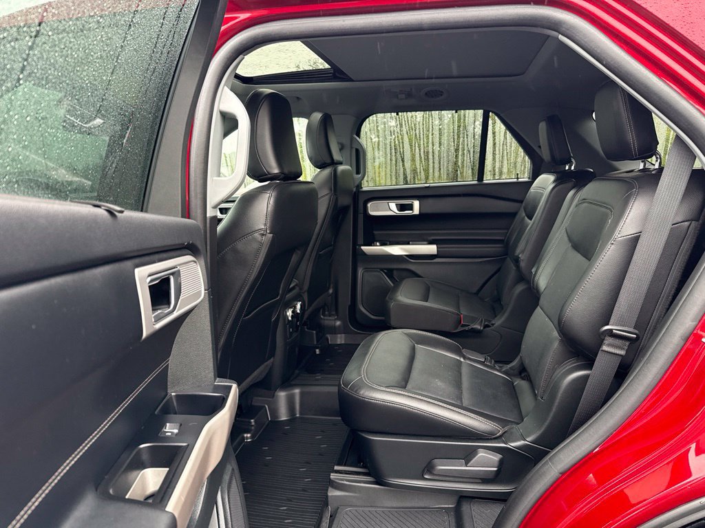 Used 2023 Ford Explorer Limited w/ Equipment Group 301A AWD/4WD image 26