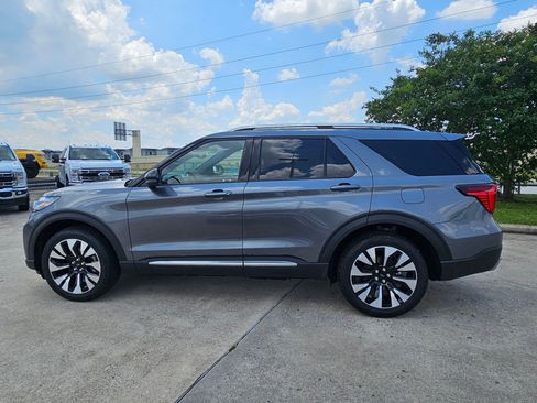 Used 2026 Ford Explorer Platinum w/ LUX Leather Package AWD/4WD image 9
