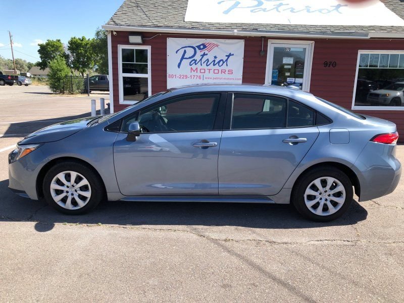 Used 2024 Toyota Corolla LE FWD image 3