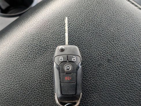 Used 2022 Ford F250 Lariat w/ Chrome Package image 30