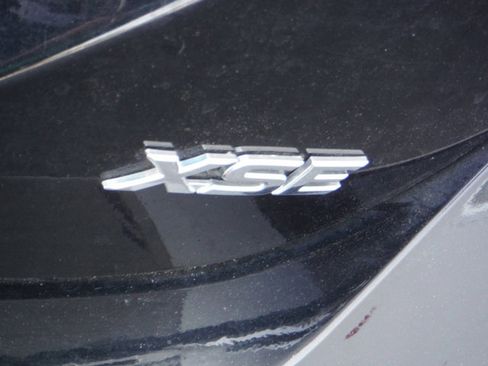 Used 2021 Toyota Camry XSE FWD image 7