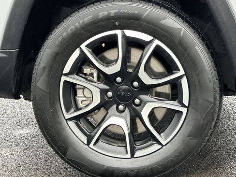 Used 2024 Jeep Compass Trailhawk image 31