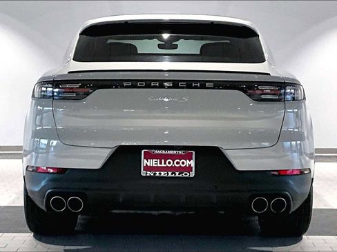 Used 2022 Porsche Cayenne S image 9