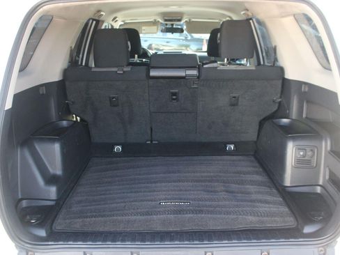 Used 2015 Toyota 4Runner SR5 AWD/4WD image 12