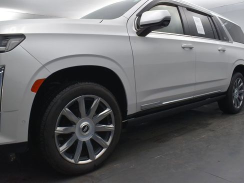 Used 2023 Cadillac Escalade ESV Premium Luxury Platinum w/ Heavy-Duty Trailer Package image 41