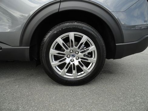 Used 2026 Ford Explorer Active w/ Active Comfort Package AWD/4WD image 9