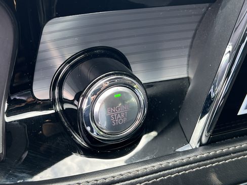 Certified 2020 Lincoln Corsair FWD image 33