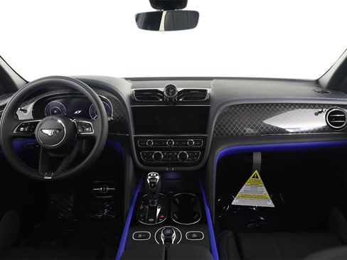 New 2025 Bentley Bentayga image 4