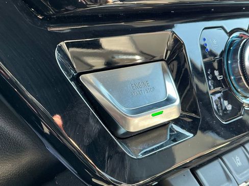 Used 2025 GMC Sierra 2500 AT4 w/ AT4 Premium Plus Package image 44