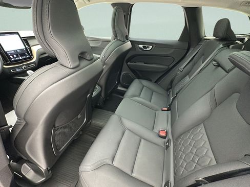 Used 2026 Volvo XC60 B5 Plus AWD/4WD image 10