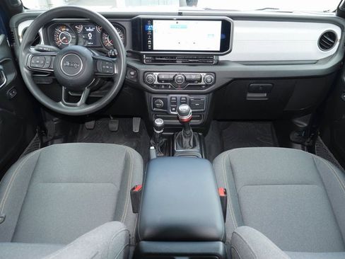 Used 2025 Jeep Wrangler Sport image 5