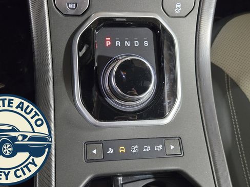 Used 2018 Land Rover Range Rover Evoque HSE Dynamic image 16