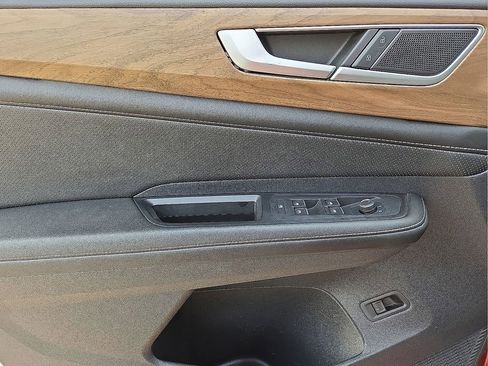 Used 2024 Volkswagen Atlas SE image 21