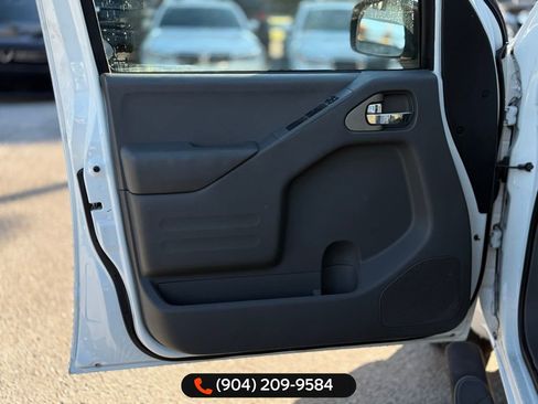 Used 2015 Nissan Frontier SV w/ SV Value Truck Package image 10