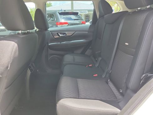 Used 2018 Nissan Rogue S FWD image 7