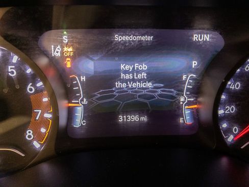 Used 2025 Jeep Compass Limited AWD/4WD image 17