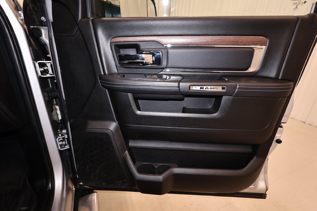 Used 2018 RAM 2500 Laramie w/ Convenience Group AWD/4WD image 17