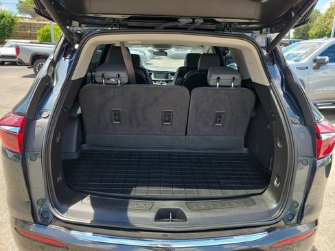 Used 2019 Buick Enclave Premium w/ Experience Buick Package FWD image 6