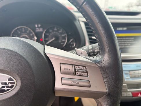 Used 2011 Subaru Outback 2.5i Limited image 15