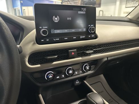 Used 2025 Honda HR-V LX image 14