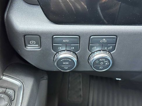 Used 2024 GMC Sierra 1500 Elevation image 30