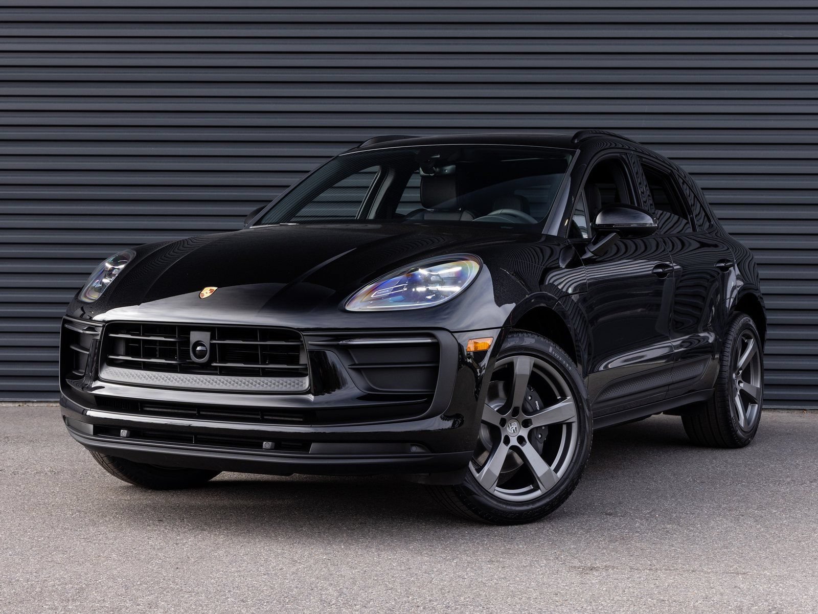 Certified 2026 Porsche Macan AWD/4WD image 1