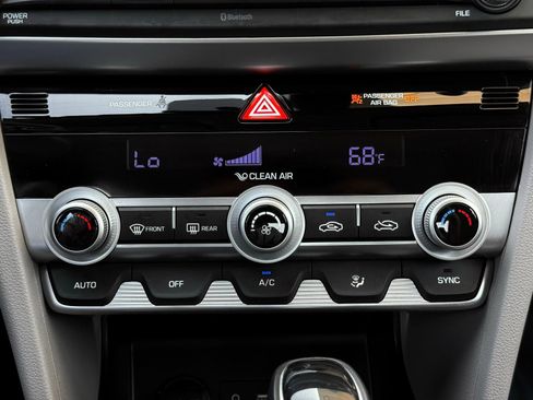 Used 2020 Hyundai Elantra SE image 43