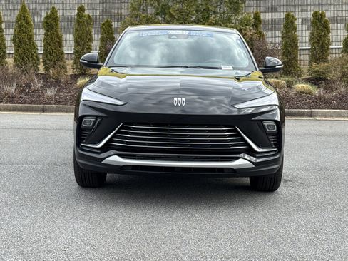 Used 2025 Buick Envista Preferred w/ Convenience I Package image 3