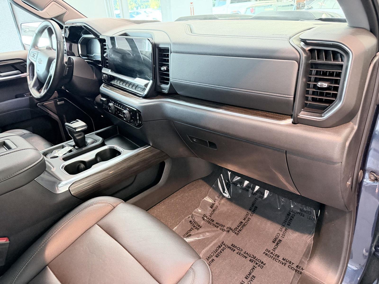 Used 2022 Chevrolet Silverado 1500 LT Trail Boss w/ LT Trail Boss Premium Package AWD/4WD image 33