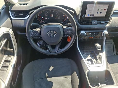 Used 2023 Toyota RAV4 LE AWD/4WD image 11